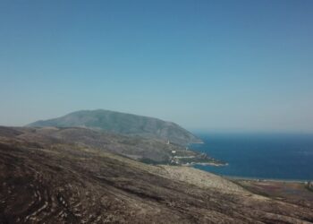 Projektet për ndërtimin e centraleve eolike shenjëstrojnë zonën e mbrojtur të Gadishullit të Karaburunit