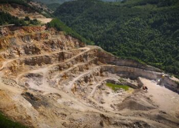 EMISIONI I PLOTË/Guroret e paligjshme shkatërrojnë zonat e mbrojtura